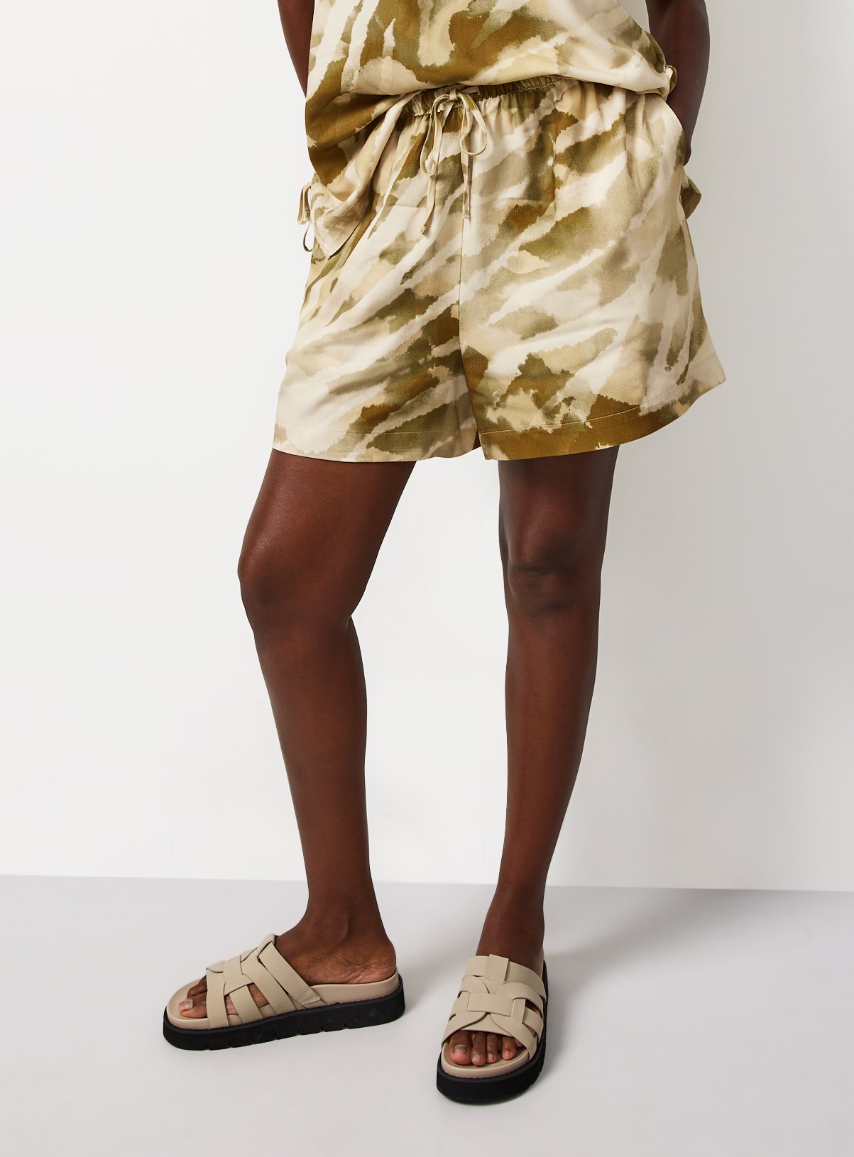 Green Leaf Print Co-ord Shorts 16 - Image 1 thumbnail
